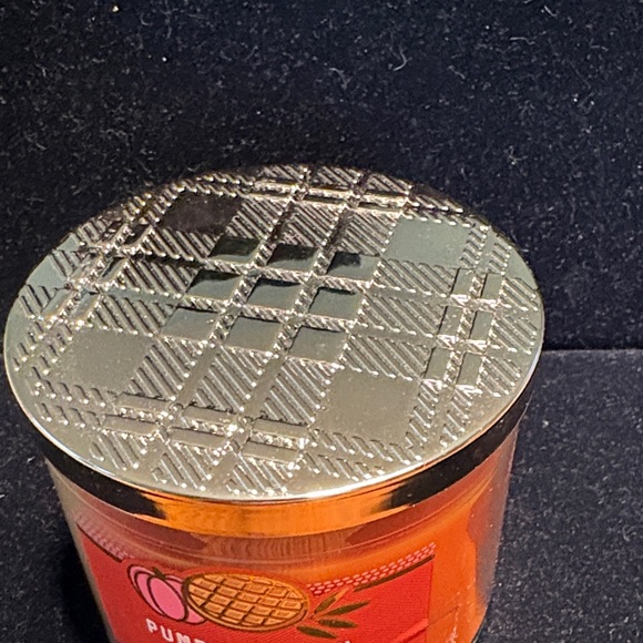 Bath & Body Works Pumpkin Pecan Waffles Candle - Vibrant Orange - Picture 3 of 4